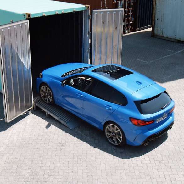 BMW 1 Series Parking Assistant. The Parking Assistant of the BMW 1 Series including Reversing Assistant.