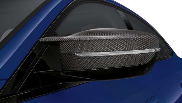 Пакет отделки экстерьера M Carbon BMW i4 M50 G26 2021 Пакет отделки экстерьера M Carbon BMW i4 M50 G26 2021 "Морозный Синий Портимау металлик" BMW Individual, крышка зеркала заднего вида крупным планом