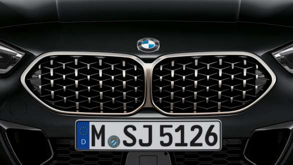 Сетчатая двойная решетка радиатора BMW, BMW M235i xDrive Gran Coupe F44 Сетчатая двойная решетка радиатора BMW, BMW M235i xDrive Gran Coupe F44, "Черный Сапфир металлик", вид крупным планом