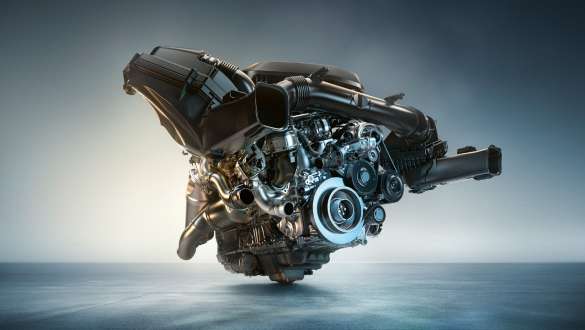 Рядный 6-цилиндровый бензиновый двигатель BMW М TwinPower Turbo BMW M3 Competition G80 2020 BMW M3 Competition G80 2020, рядный 6-цилиндровый бензиновый двигатель BMW M TwinPower Turbo крупным планом