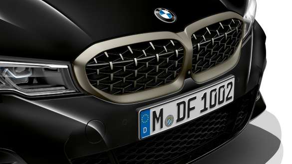 Аэродинамический пакет M BMW M340i xDrive G20 2020 BMW M340i xDrive G20 2020 "Черный Сапфир металлик", аэродинамический пакет M, вид спереди