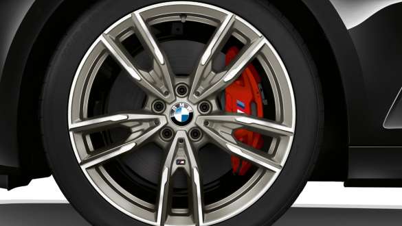 Тормозная система M Sport BMW M340i xDrive G20 2020 BMW M340i xDrive G20 2020, тормозная система M Sport, колесо крупным планом