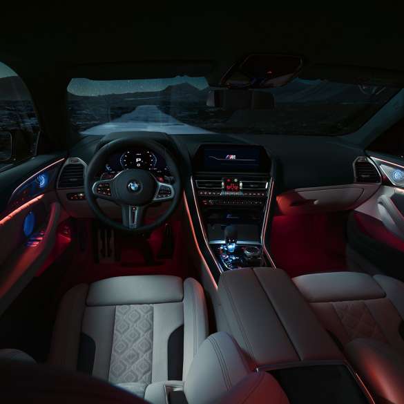 BMW M8 Competition Gran Coupe, интерьер F93 BMW M8 Competition Gran Coupe F93 2020 МГ, спортивные сиденья М, интерьер