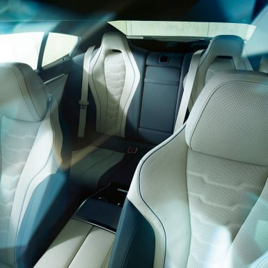 Роскошные сиденья с кожаной обивкой в BMW M850i xDrive Gran Coupe G16 Роскошные сиденья с кожаной обивкой в BMW M850i xDrive Gran Coupe G16 2019 МГ, интерьер