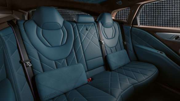 BMW XM G09, заднее сиденье M Lounge BMW XM G09, салон, заднее сиденье M Lounge
