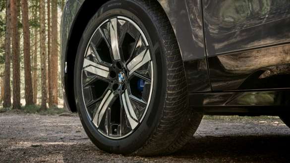 21-дюймовые аэродинамические диски BMW Star-spoke 1012 Bicolor Коллекция осенне-зимних аксессуаров BMW: 21-дюймовые аэродинамические диски BMW Star-spoke 1012 Bicolor