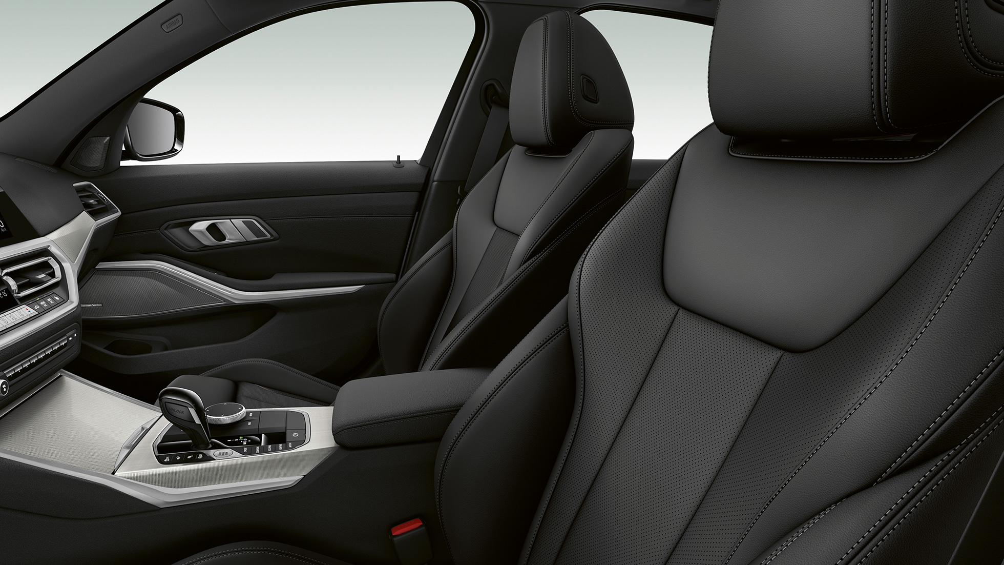 BMW 3 серии Седан Sport Line, передние сиденья. Вид сбоку передних сидений седана BMW 3 серии Sport Line крупным планом.