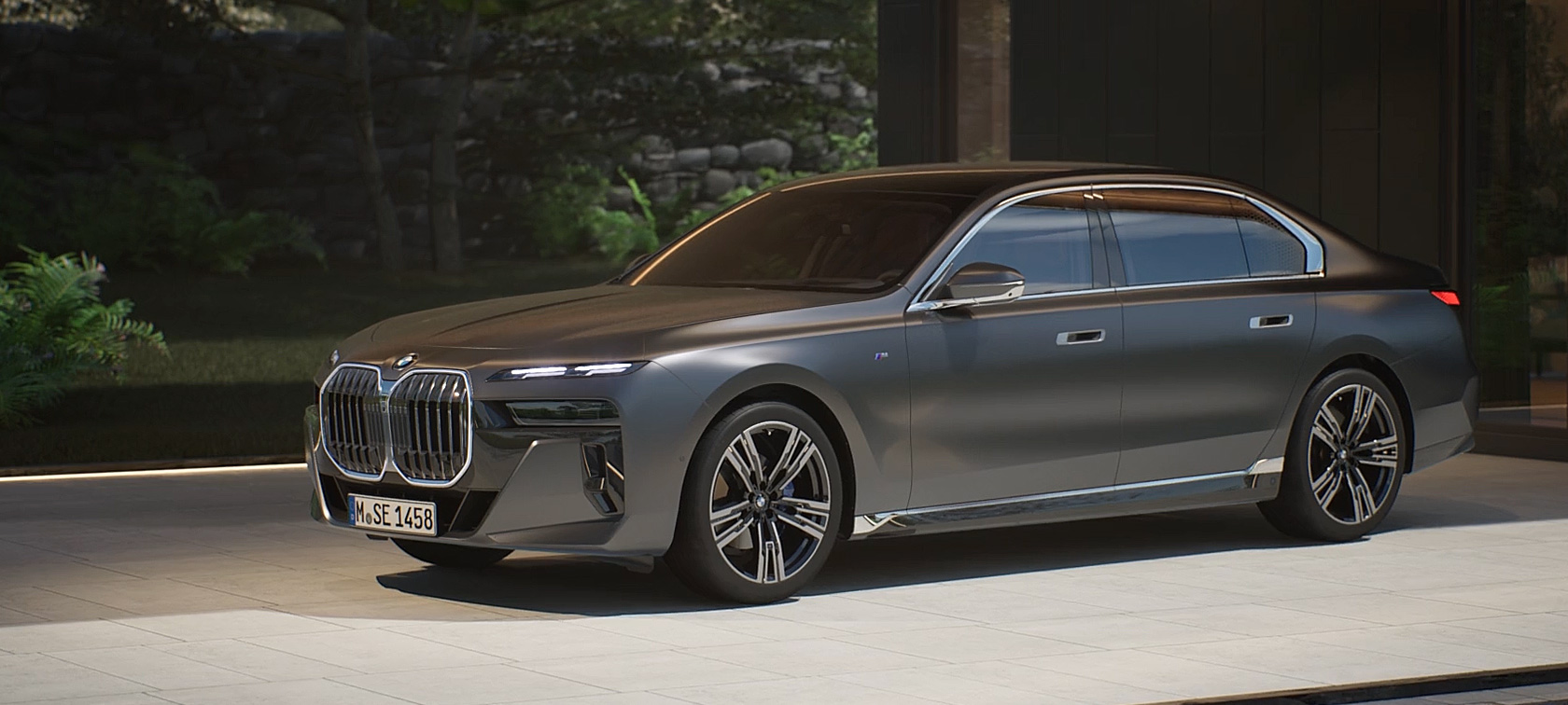 Особенности экстерьера BMW 7 Серии Седан G70 ICE 740i пакет M Sport Особенности экстерьера BMW 7 Серии Седан G70 ICE 740 пакет M Sport, окраска кузова серый металлик (Frozen Deep Grey), 21” M легкосплавные диски Star-spoke 908