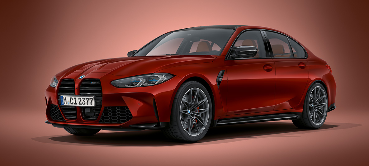 BMW M3 G80 2020 "BMW Individual Красный Авантюрин металлик" BMW M3 G80 2020 "BMW Individual Красный Авантюрин металлик", вид спереди в три четверти в статике