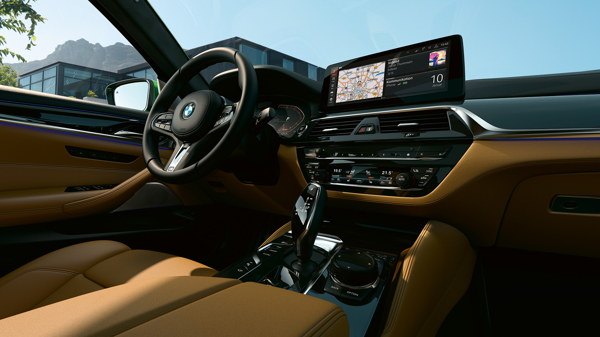 BMW M550i xDrive G30 LCI Facelift 2020, кокпит с 12,3" контрольным дисплеем BMW M550i xDrive G30 LCI Facelift 2020, кокпит с 12,3" контрольным дисплеем