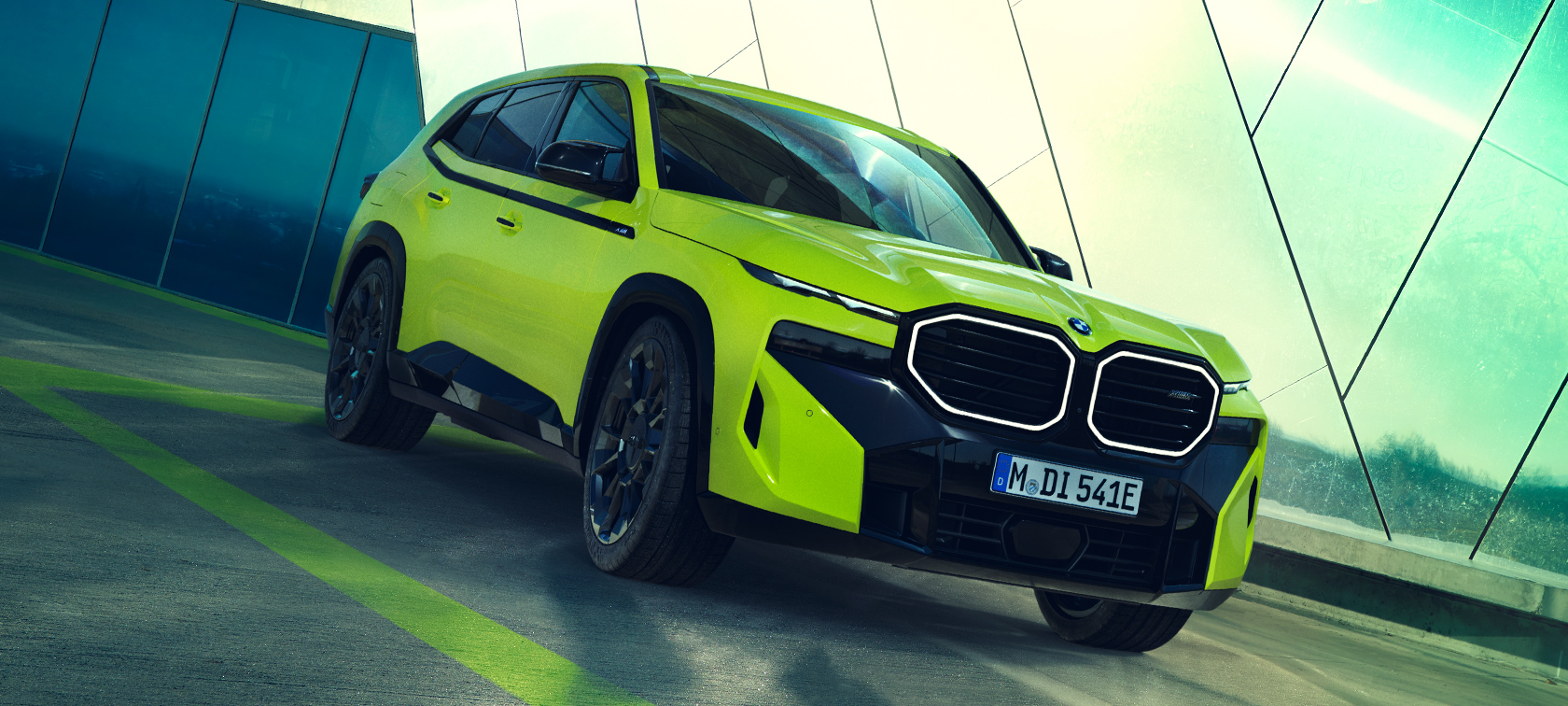 BMW XM 50e G09, экстерьер, тұрақ