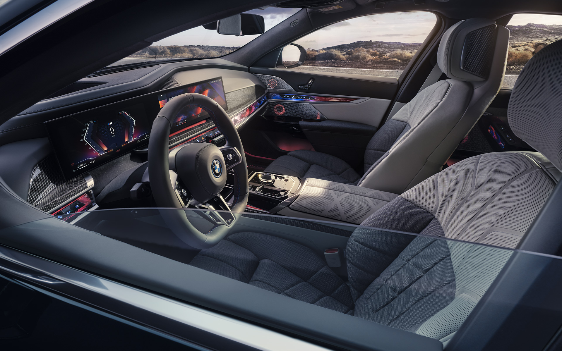 BMW Individual полная обивка мелкозернистой кожей Merino "Синий Фьорд"/"Черный" BMW Individual полная обивка мелкозернистой кожей Merino "Синий Фьорд"/"Черный"