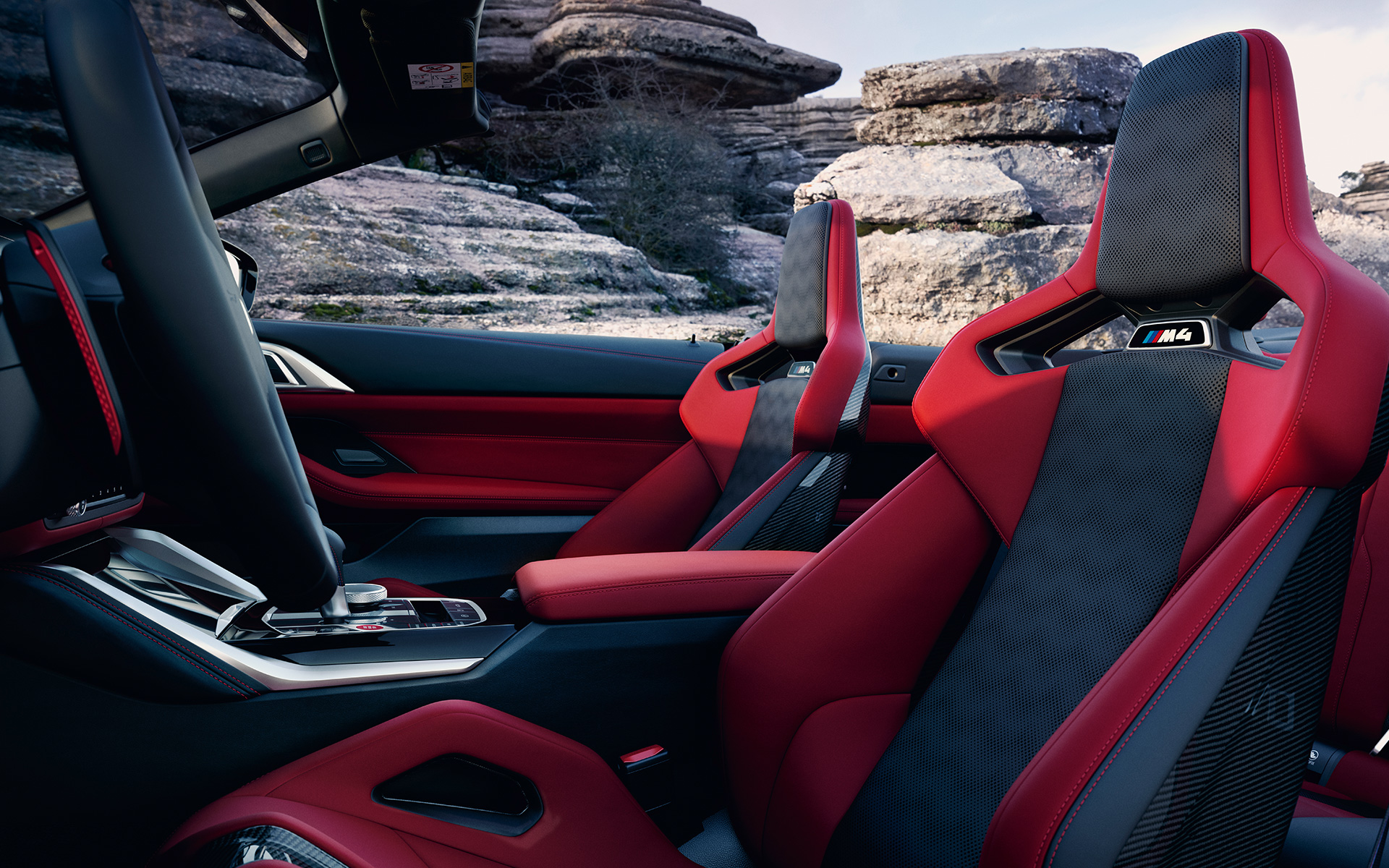 Комбинация кожи BMW Individual Merino и кашемировой шерсти "Дымный Белый"/"Светлый Серый" с эксклюзивными элементами Комбинация кожи BMW Individual Merino и кашемировой шерсти "Дымный Белый"/"Светлый Серый" с эксклюзивными элементами