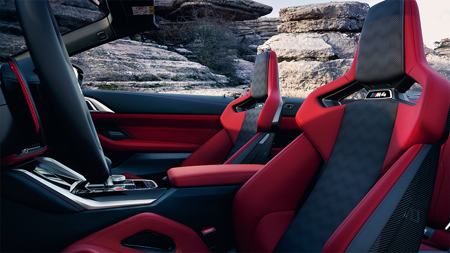 Комбинация кожи BMW Individual Merino и кашемировой шерсти "Дымный Белый"/"Светлый Серый" с эксклюзивными элементами