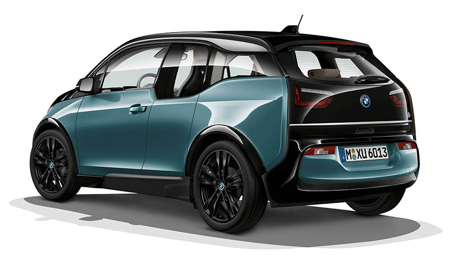 BMW i3 в студии BMW i3 в студии, вид на задние три четверти