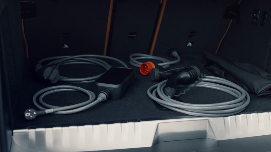 BMW Plug-in-Hybride BMW X3 xDrive30e Flexible Fast Charger charging cable video BMW Plug-in-Hybride BMW X3 xDrive30e Flexible Fast Charger charging cable video