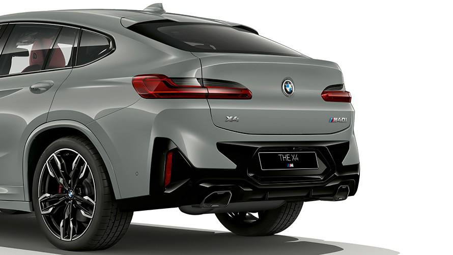 BMW X4 G02 "Серый Бруклин", дизайн задней части, 2021Задняя часть BMW X4 олицетворяет собой уверенность и спортивность. Выполненные в новом стиле полностью светодиодные задние фонари усиливают ощущение солидности, а широко разнесенные интегрированные в бампер выхлопные патрубки подчеркивают современность нового Sports Activity Coupe от BMW. Расположенная между патрубками защита днища обновленного дизайна дополняет яркий и мощный облик задней части BMW X4. BMW X4 G02 "Серый Бруклин", дизайн задней части крупным планом, 2021